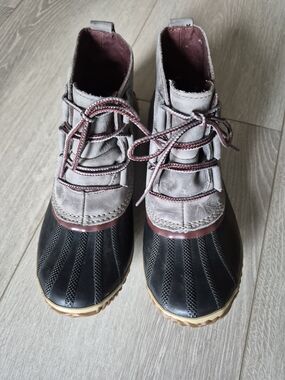 Sorel Waterproof Leather Duck Boots Women’s Size 8 Black Grey Burgundy